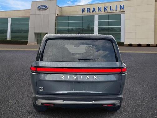 2024 Rivian R1S Adventure