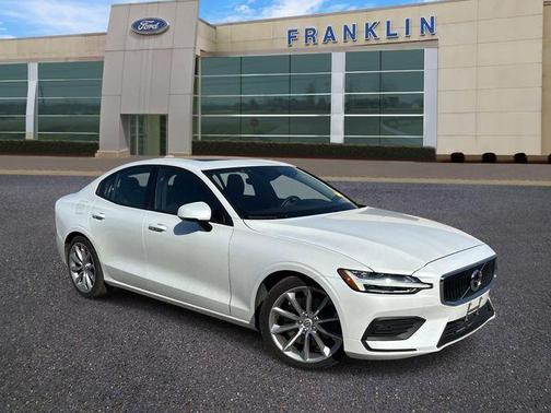 Crystal White 2020 Volvo S60 T6 Momentum