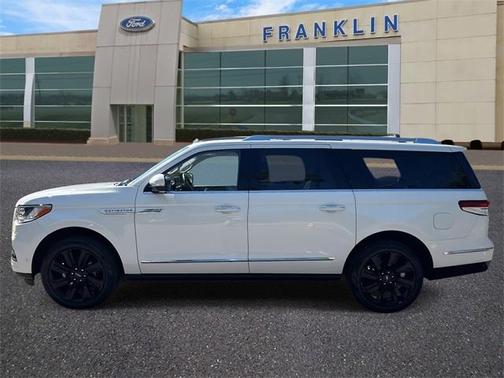 2023 Lincoln Navigator L Reserve
