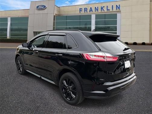 2022 Ford Edge SE