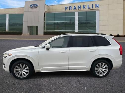 2017 Volvo XC90 T6 Momentum