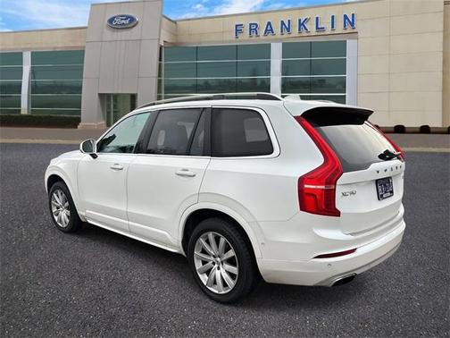 2017 Volvo XC90 T6 Momentum