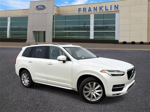2017 Volvo XC90 T6 Momentum