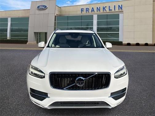 2017 Volvo XC90 T6 Momentum