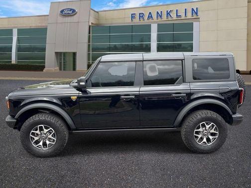 Shadow Black 2024 Ford Bronco Badlands
