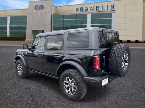 Shadow Black 2024 Ford Bronco Badlands