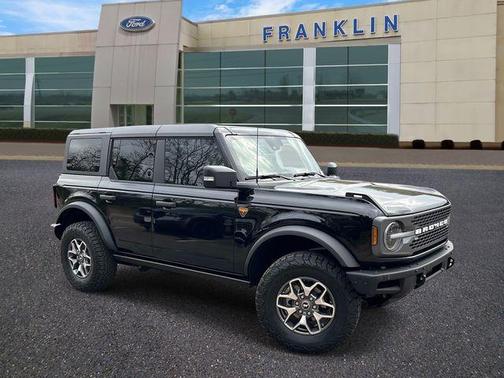 Shadow Black 2024 Ford Bronco Badlands