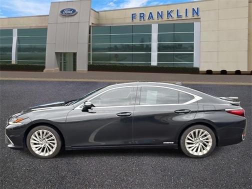 2022 Lexus ES 300h Ultra Luxury