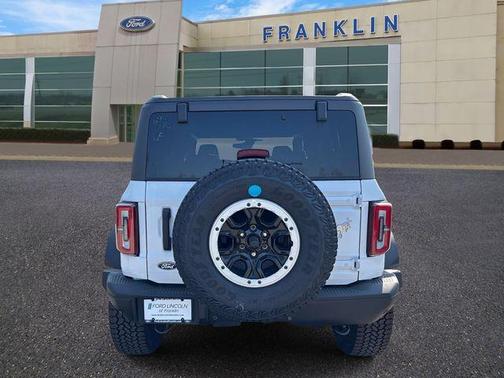 Oxford White 2026 Ford Bronco Badlands