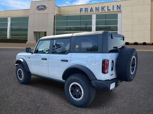 Oxford White 2026 Ford Bronco Badlands