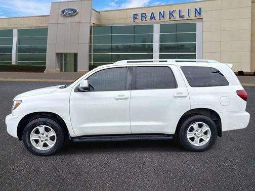 Super White 2019 Toyota Sequoia SR5