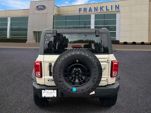 Desert Sand 2026 Ford Bronco Base