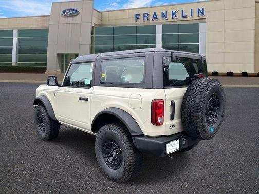 Desert Sand 2026 Ford Bronco Base