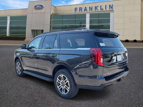 Dark Matter Gray Metallic 2026 Ford Expedition Active