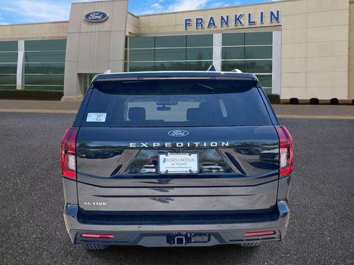 Dark Matter Gray Metallic 2026 Ford Expedition Active