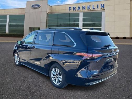 2022 Toyota Sienna Limited