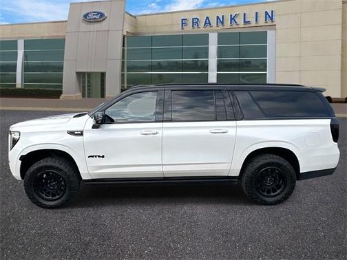 2023 GMC Yukon XL AT4