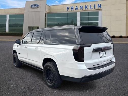 2023 GMC Yukon XL AT4