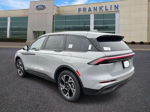 Metallic 2026 Lincoln Nautilus Premiere