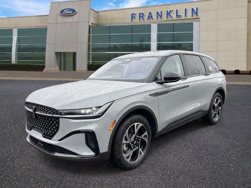 Metallic 2026 Lincoln Nautilus Premiere