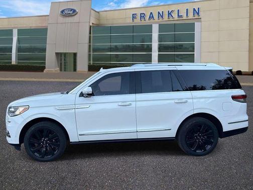 Pristine White 2024 Lincoln Navigator Reserve