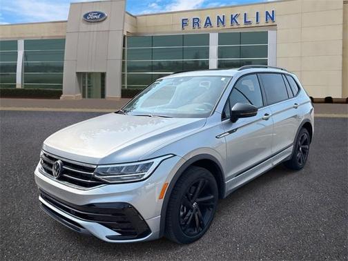 2024 Volkswagen Tiguan 2.0T SE R-Line Black