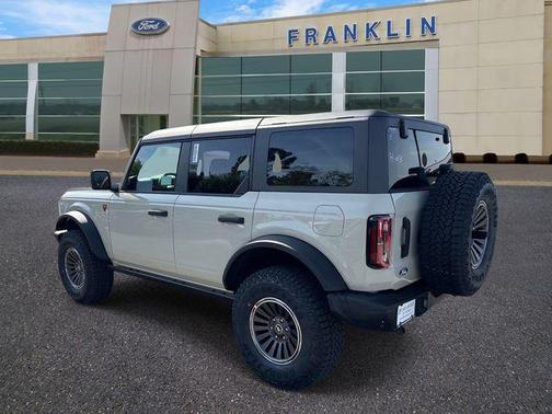Desert Sand 2026 Ford Bronco Badlands