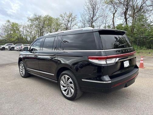 Infinite Black Metallic 2022 Lincoln Navigator L Reserve