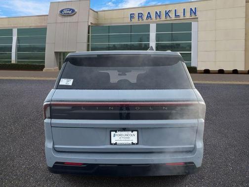 Gray Mist Metallic 2026 Lincoln Navigator L Premiere