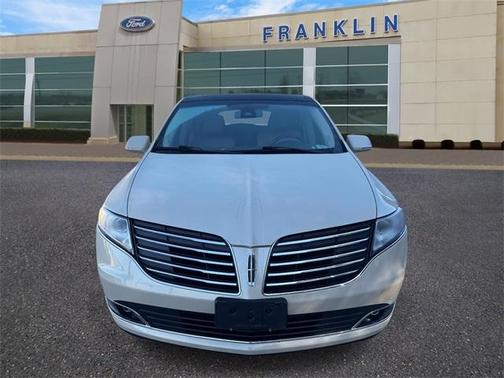 2018 Lincoln MKT Premier