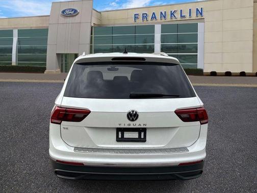 Opal White Pearl Effect 2023 Volkswagen Tiguan 2.0T SE