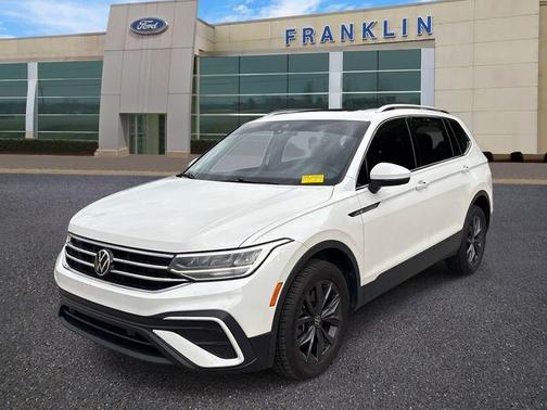 Opal White Pearl Effect 2023 Volkswagen Tiguan 2.0T SE