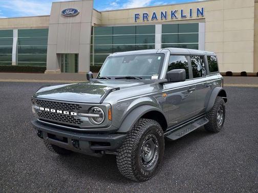 Carbonized Gray Metallic 2024 Ford Bronco Badlands