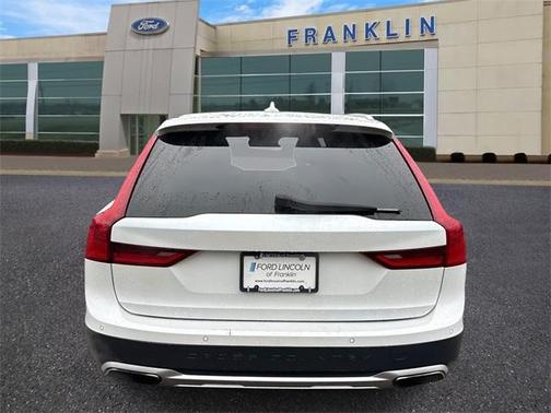 2018 Volvo V90 Cross Country T5