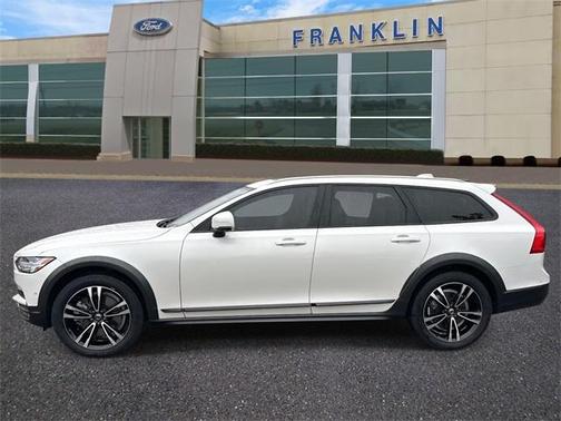 2018 Volvo V90 Cross Country T5