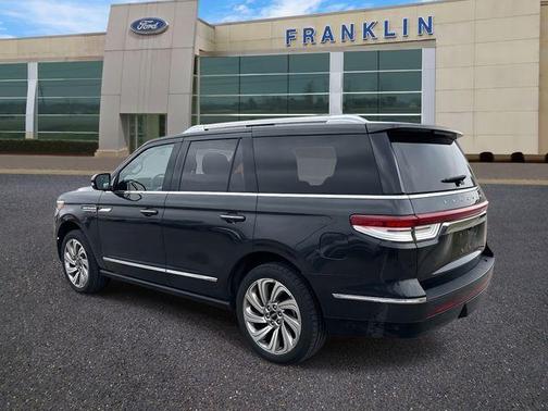 2023 Lincoln Navigator Reserve