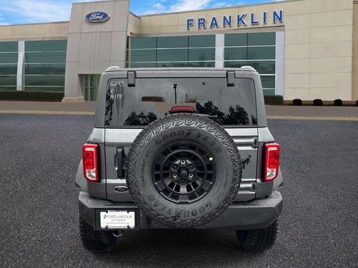 Carbonized Gray Metallic 2026 Ford Bronco Big Bend