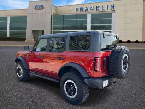 Hot Pepper Red Metallic Tinted Clearcoat 2023 Ford Bronco Badlands