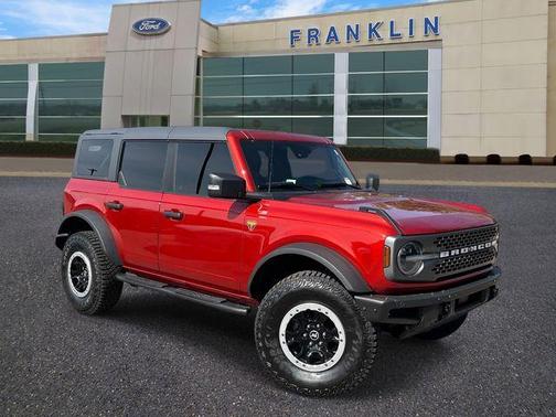 Hot Pepper Red Metallic Tinted Clearcoat 2023 Ford Bronco Badlands