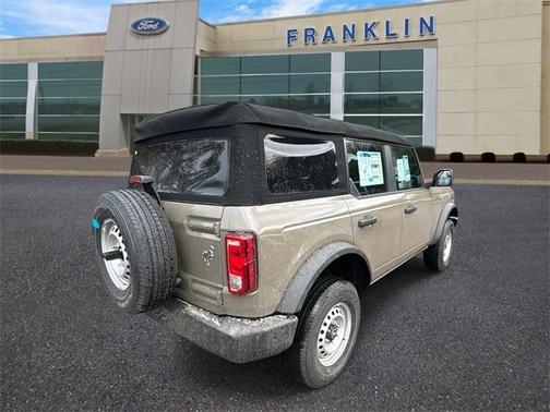 2025 Ford Bronco Base