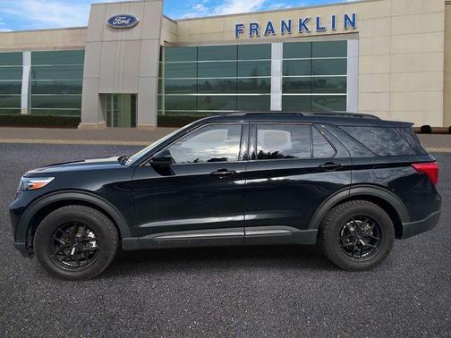 Agate Black Metallic 2022 Ford Explorer XLT