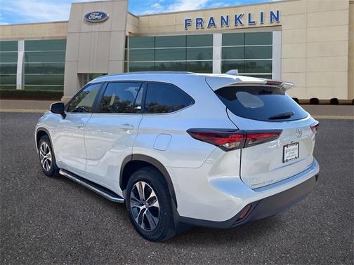 2024 Toyota Highlander XLE