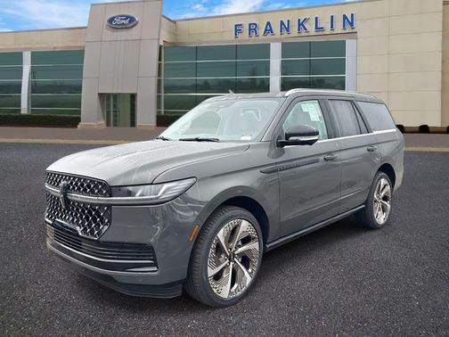 Chroma Caviar Dark Gray 2026 Lincoln Navigator Black Label