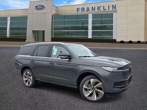 Chroma Caviar Dark Gray 2026 Lincoln Navigator Black Label