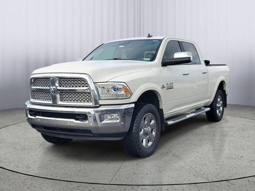 2018 RAM 3500 Laramie Crew Cab 4x4 6'4' Box