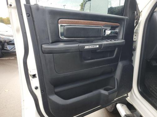 2018 RAM 3500 Laramie Crew Cab 4x4 6'4' Box