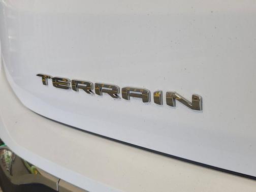 Summit White 2022 GMC Terrain SLT