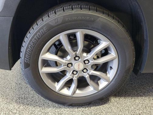 Summit White 2022 GMC Terrain SLT