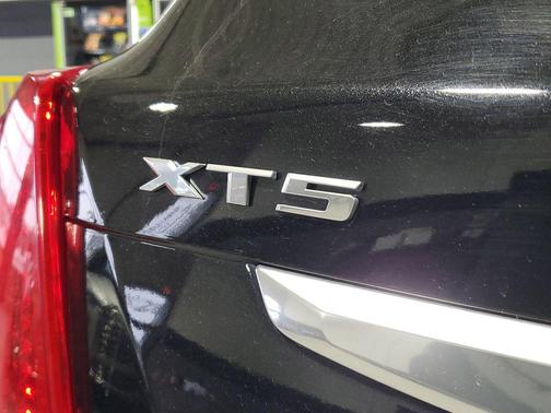 2017 Cadillac XT5 Premium Luxury