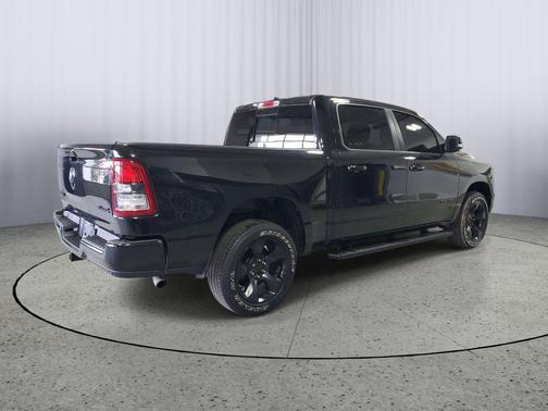 Diamond Black Crystal Pearlcoat 2019 RAM 1500 Big Horn